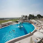 Water Side & Resort 5*