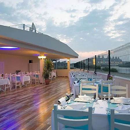 Water Side & منتجع مانافجات