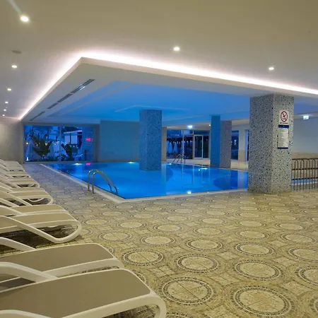 Water Side & 5* مانافجات